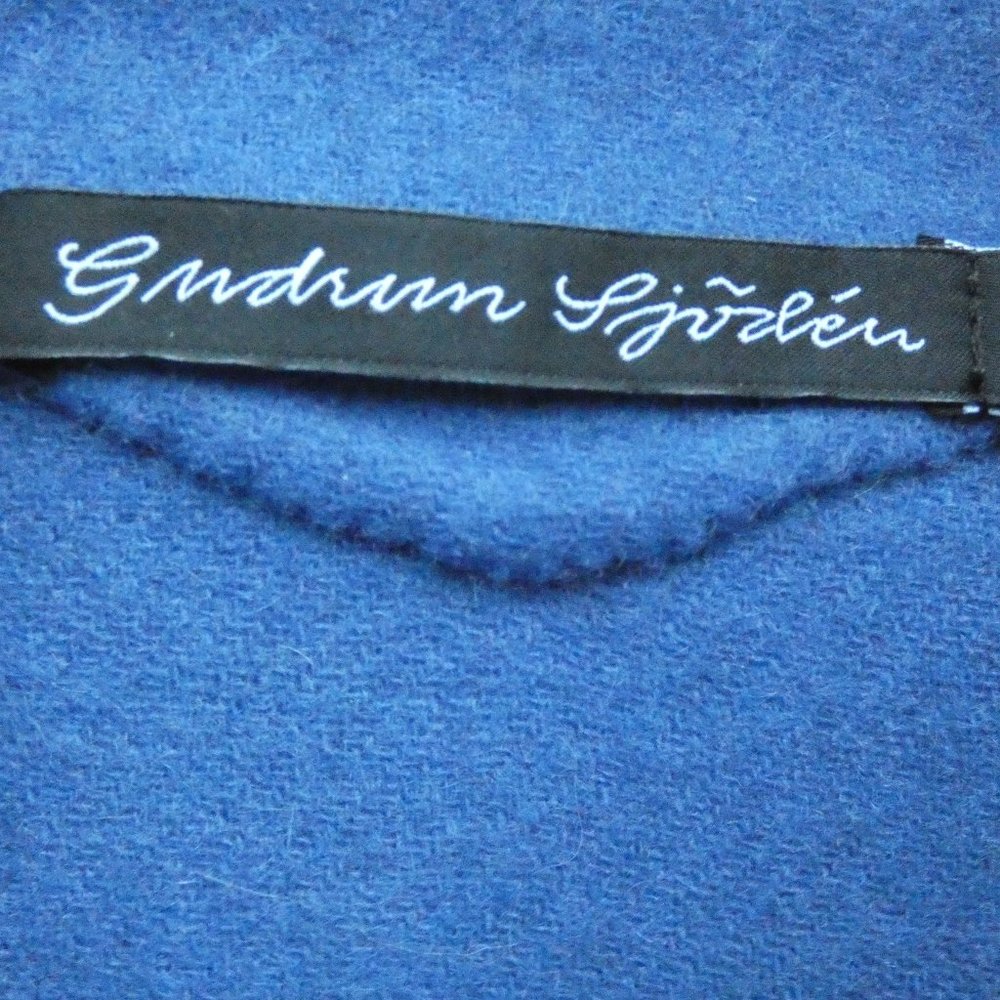 Beautiful, Never-worn, 100% Wool Coat!